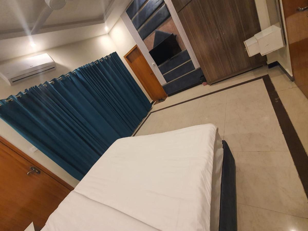 Rose Valet Guest House Islamabad Ngoại thất bức ảnh