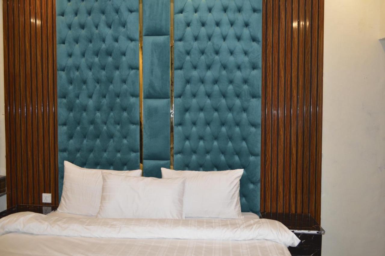 Rose Valet Guest House Islamabad Ngoại thất bức ảnh